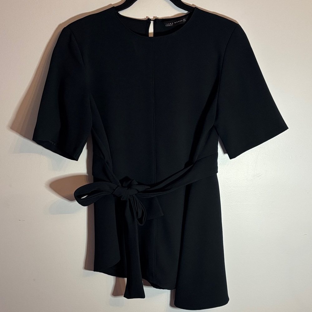 Zara hunter green short sleeve top with tie